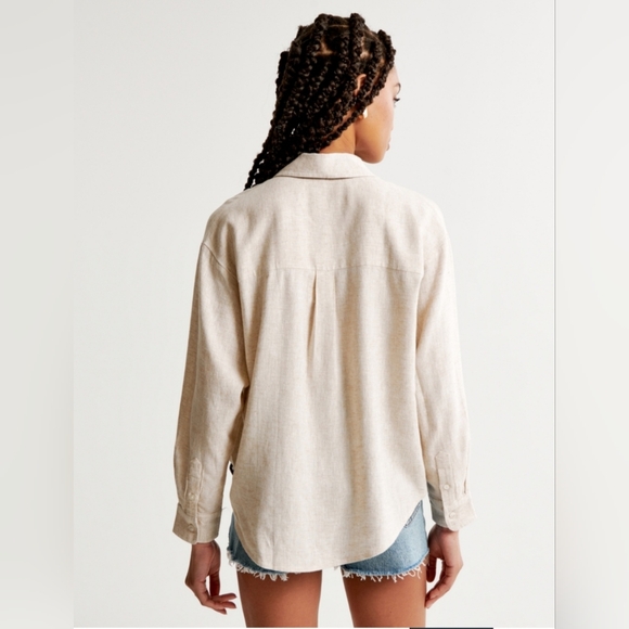 NWOT Oversized Linen-Blend Step Hem Shirt - Picture 3 of 6